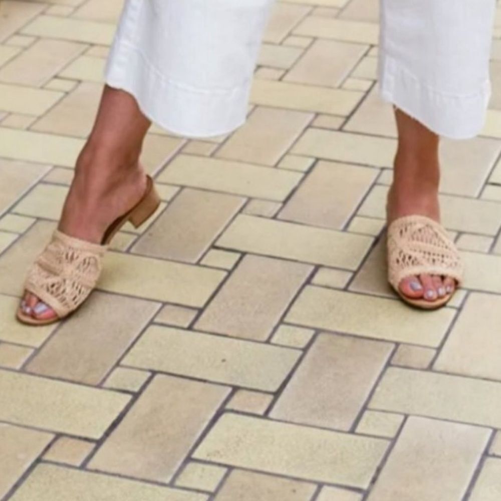 Schutz Nahara Cru Woven Slides Sandals Beige Woven Crochet Anthropologie Sz 10 - Picture 2 of 12